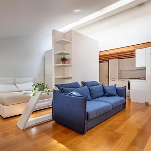  Appartamento Deluxe Attic, Il Miglior Comfort A Italia